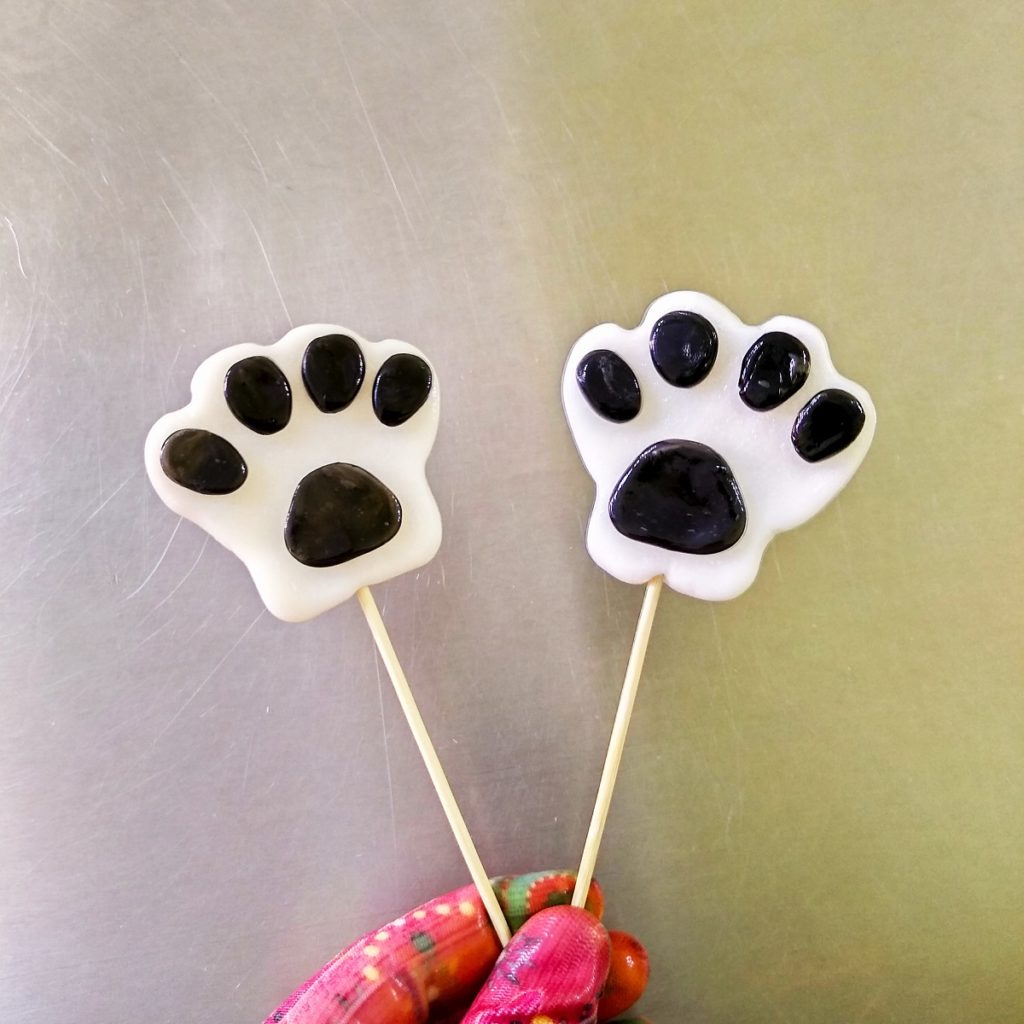 Близалка лапка