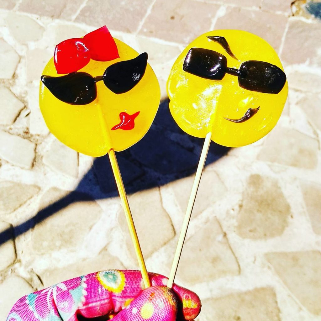 Близалка захарна - фигурна