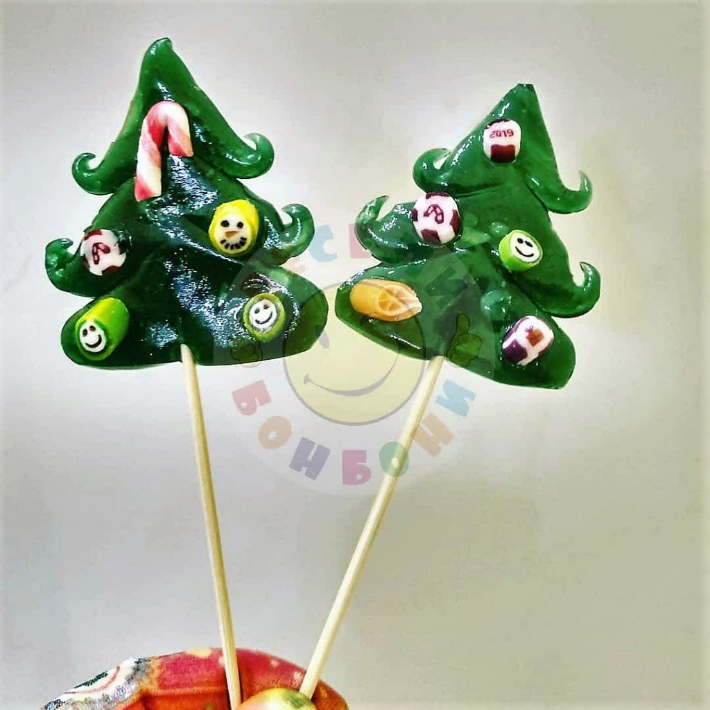 Близалка Елха с Играчки бонбонки