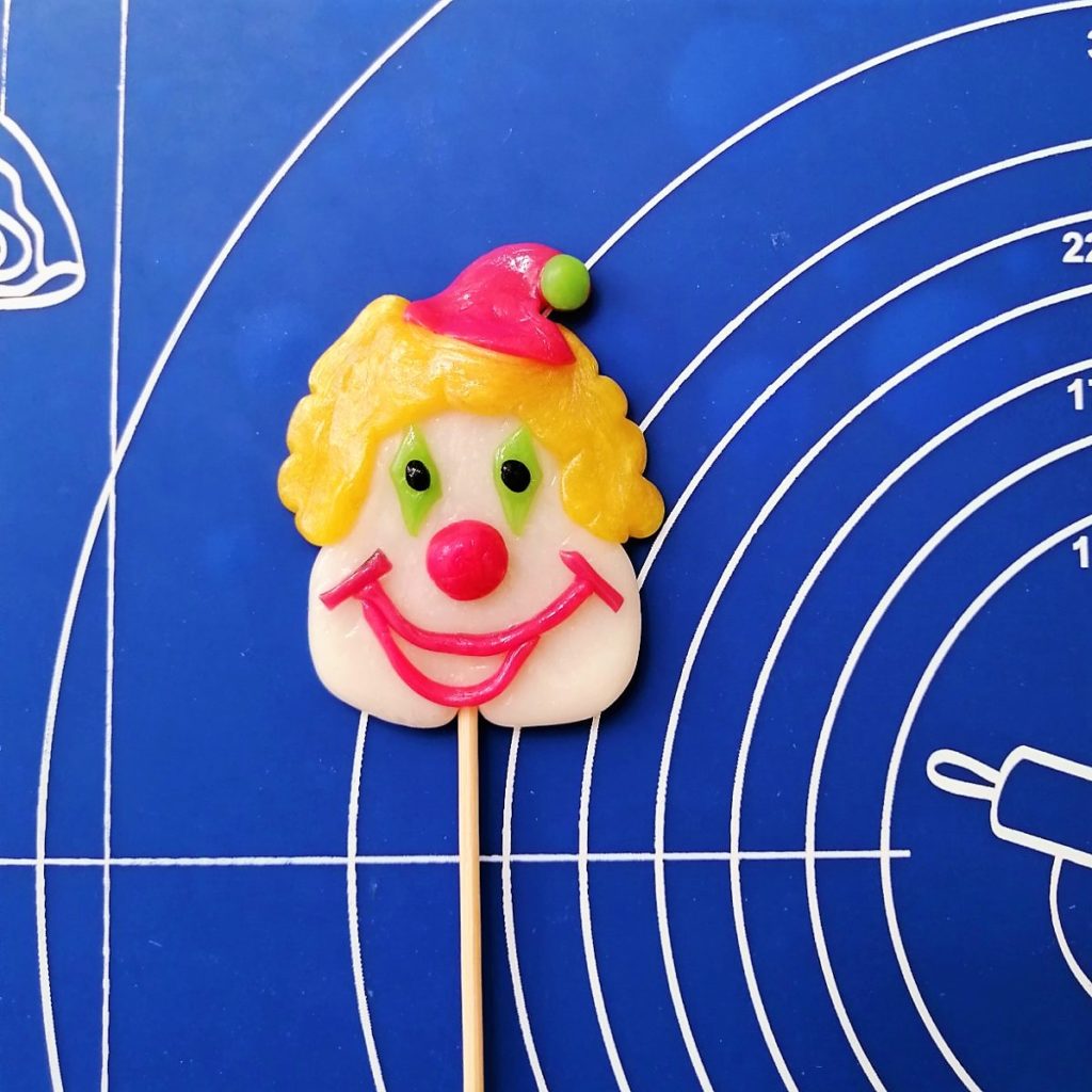 Близалка клоун