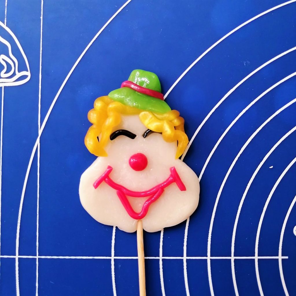 Близалка клоун